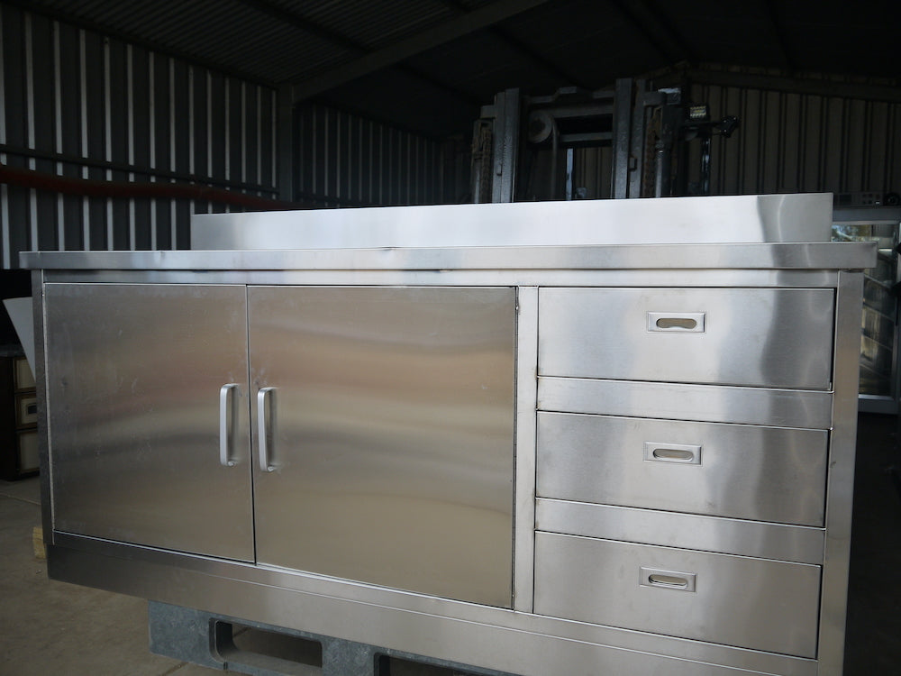STAINLESS STEEL COMMERCIAL/ DOMESTIC KITCHEN SINK CABINET