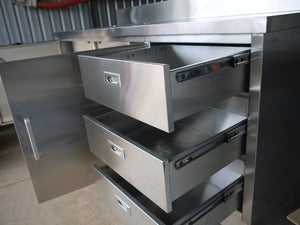 STAINLESS STEEL COMMERCIAL/ DOMESTIC KITCHEN SINK CABINET